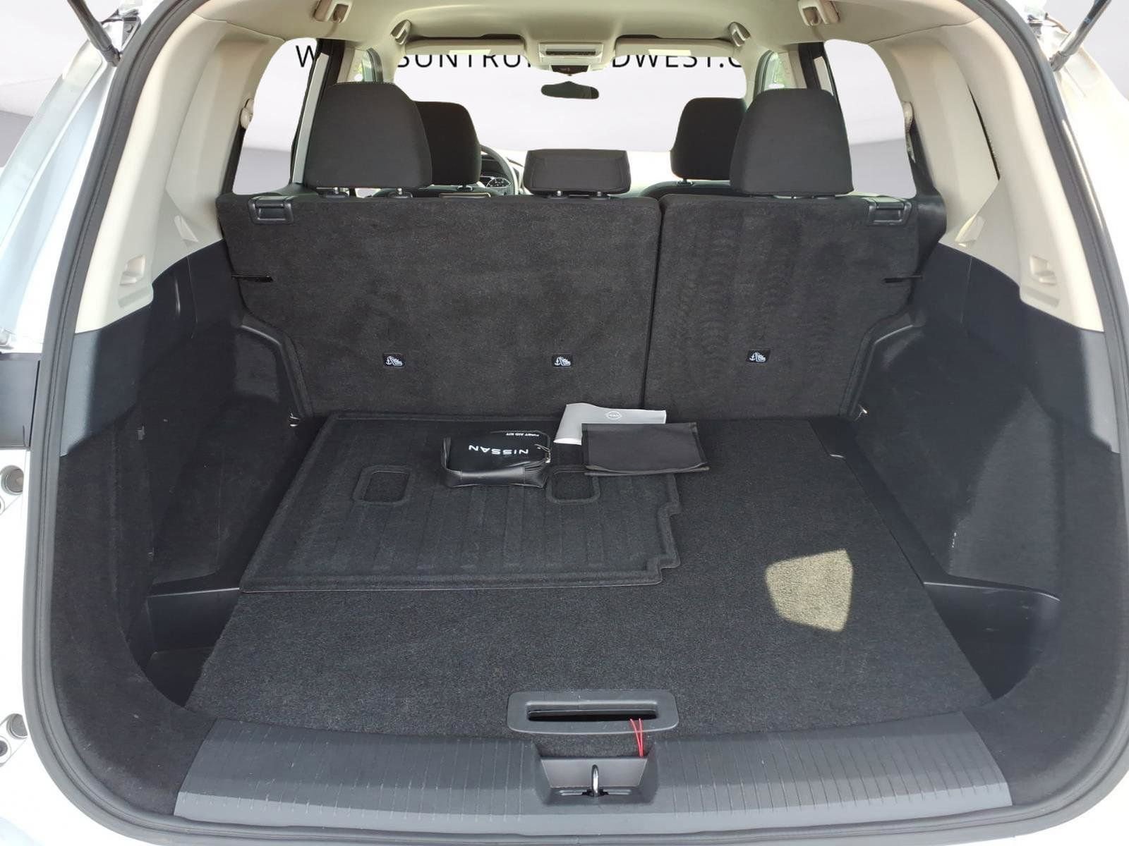 Used 2024 Nissan Rogue S FWD image 22