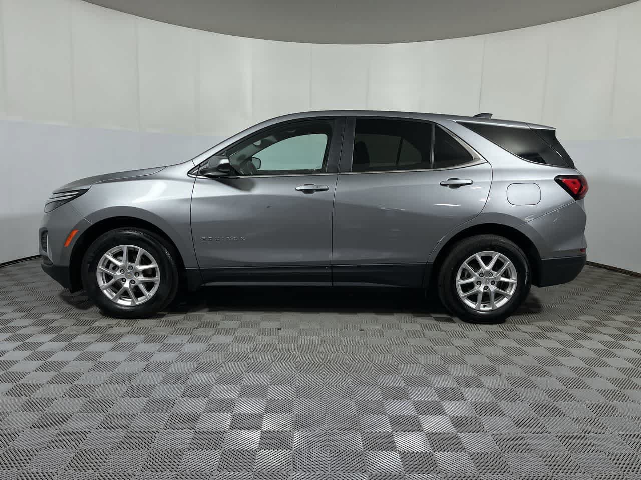 Used 2024 Chevrolet Equinox LT FWD image 5