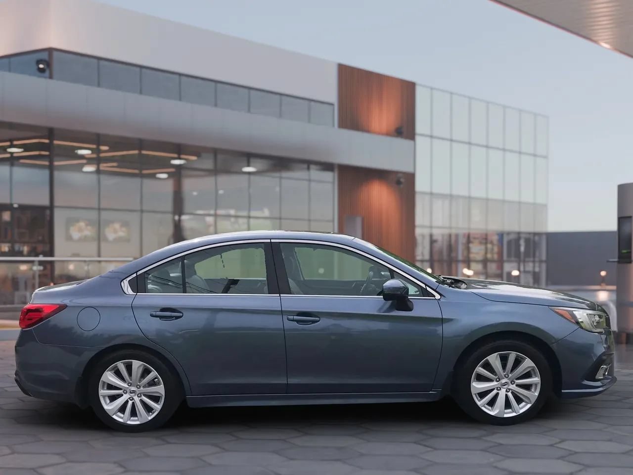 Used 2018 Subaru Legacy 2.5i Limited AWD/4WD image 5