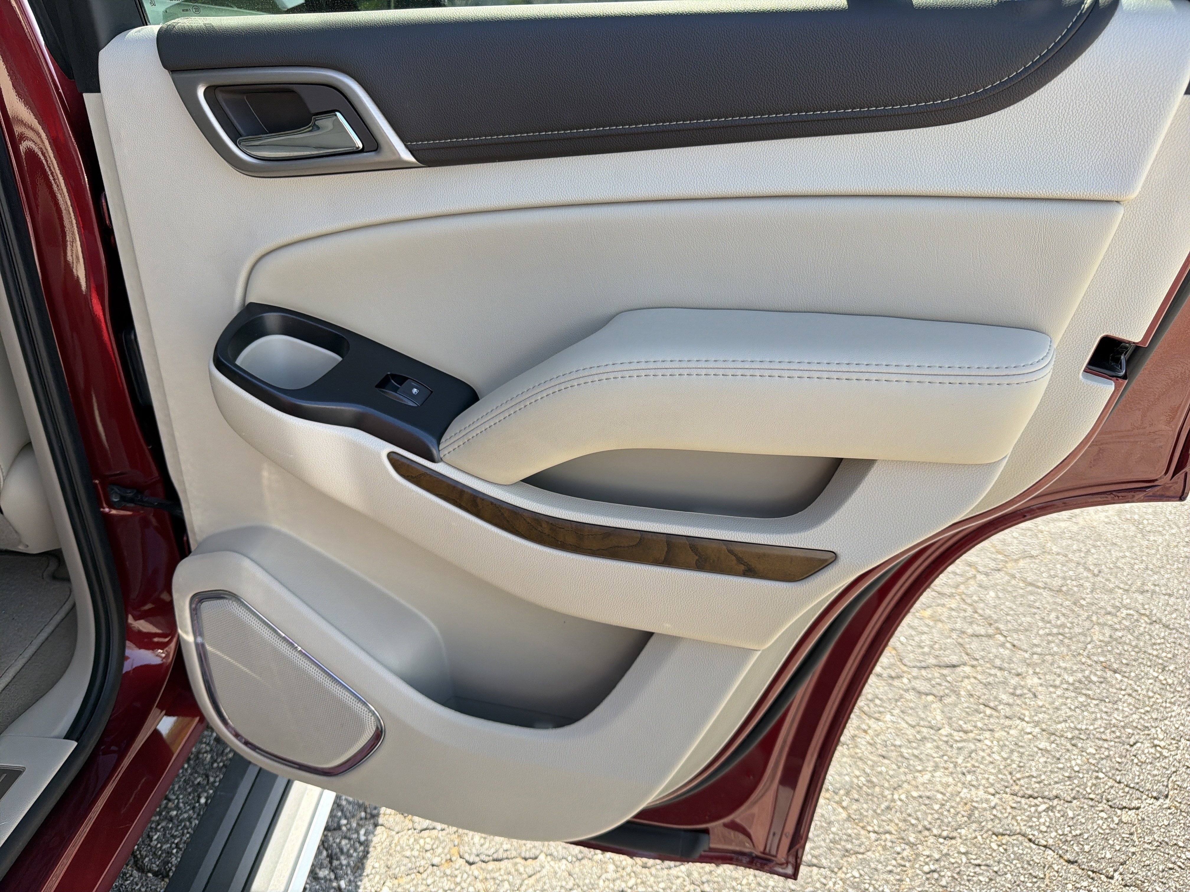 Used 2020 GMC Yukon Denali w/ Open Road Package RWD image 27