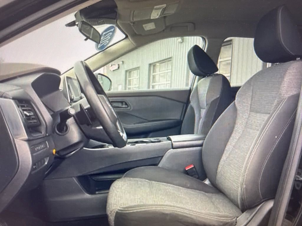 Used 2021 Nissan Rogue S image 6