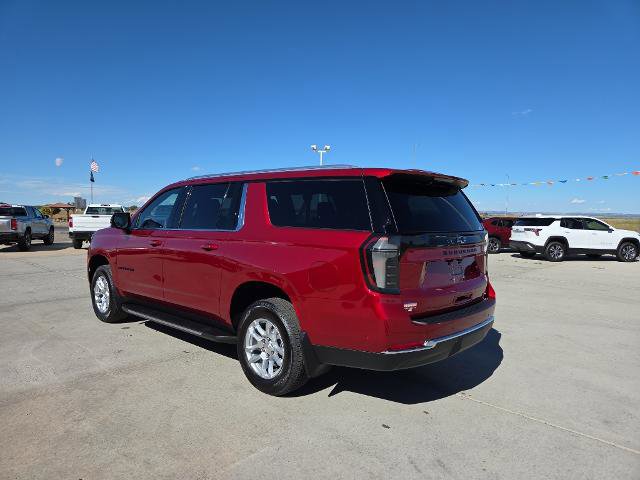 New 2026 Chevrolet Suburban LT image 3