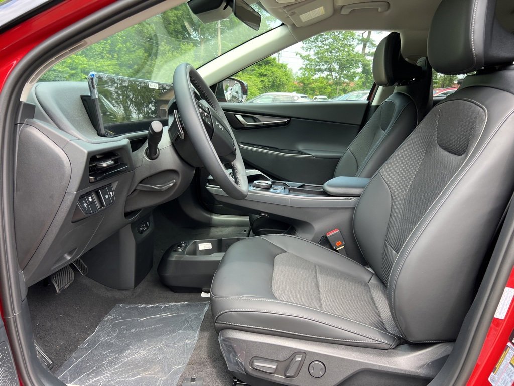 New 2025 Kia EV6 Light w/ Light LR Technology Package image 9