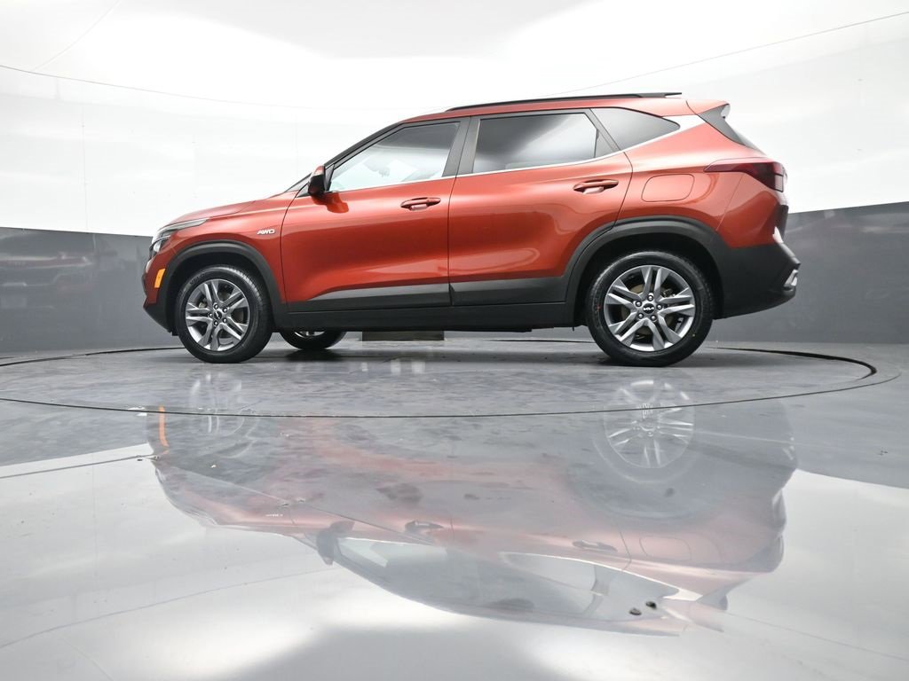 Certified 2022 Kia Seltos S image 32