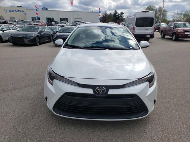 New 2026 Toyota Corolla LE FWD image 2