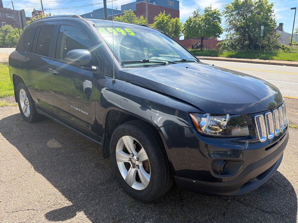 Used 2015 Jeep Compass Latitude AWD/4WD image 2