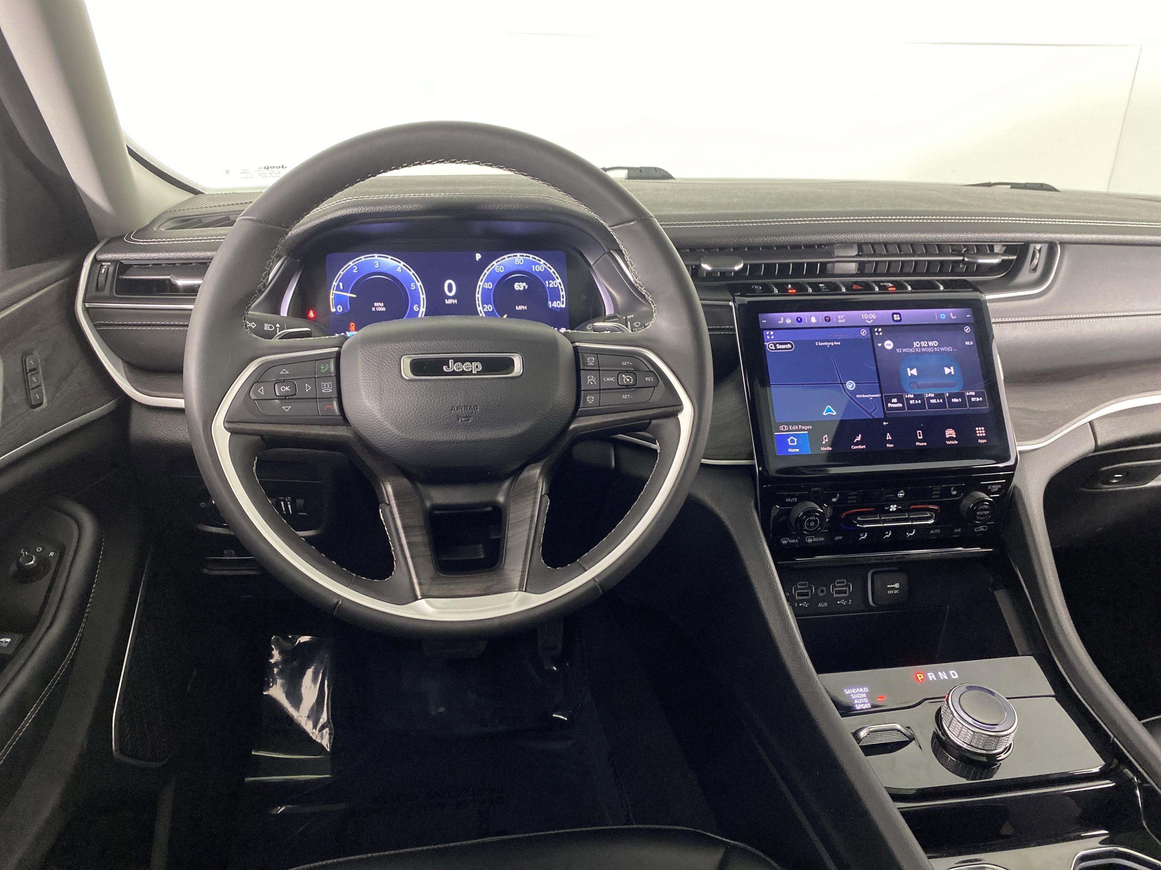 Used 2023 Jeep Grand Cherokee Limited AWD/4WD image 21