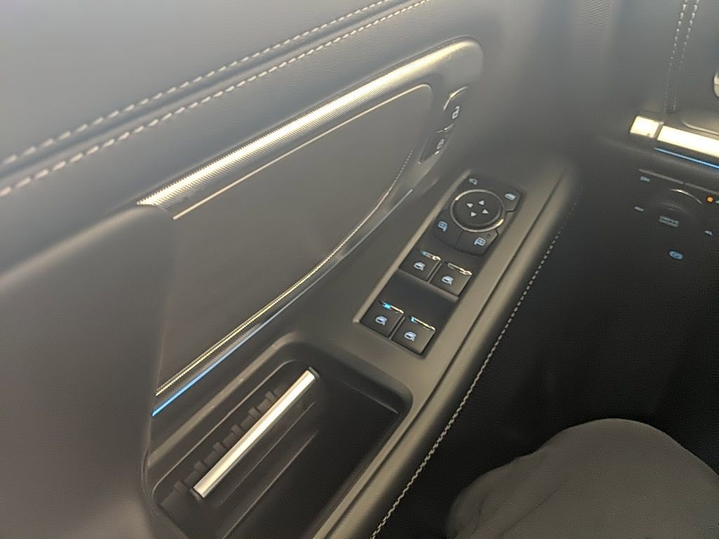 Used 2025 Ford Expedition Max Platinum image 33