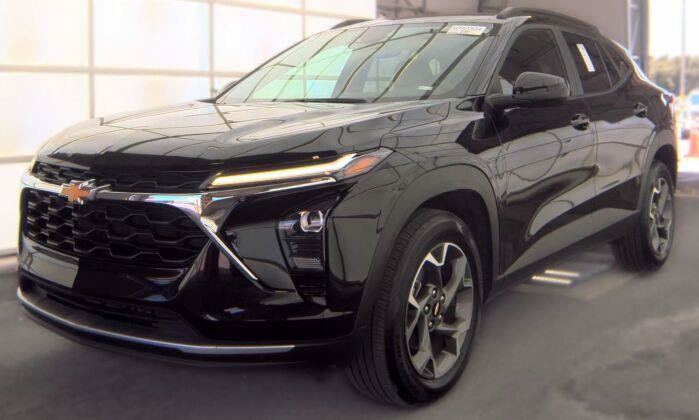 Used 2024 Chevrolet Trax LT FWD video 1