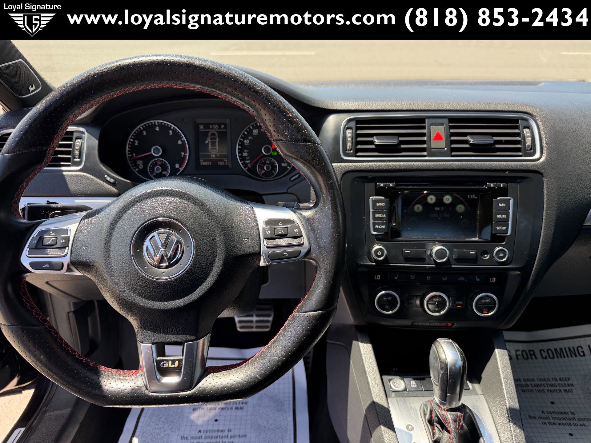 Used 2013 Volkswagen Jetta GLI FWD image 21