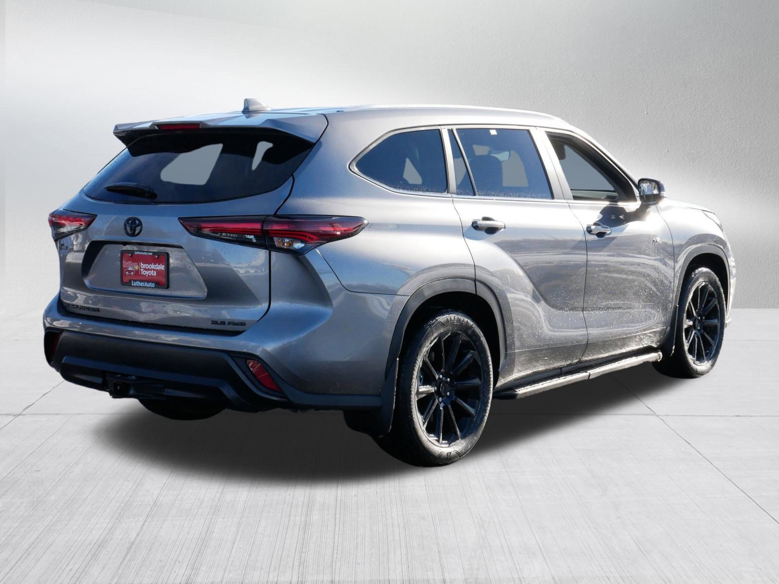 Certified 2026 Toyota Highlander XLE image 7