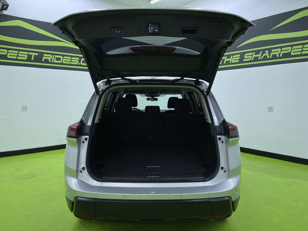 Used 2024 Nissan Rogue SV image 9