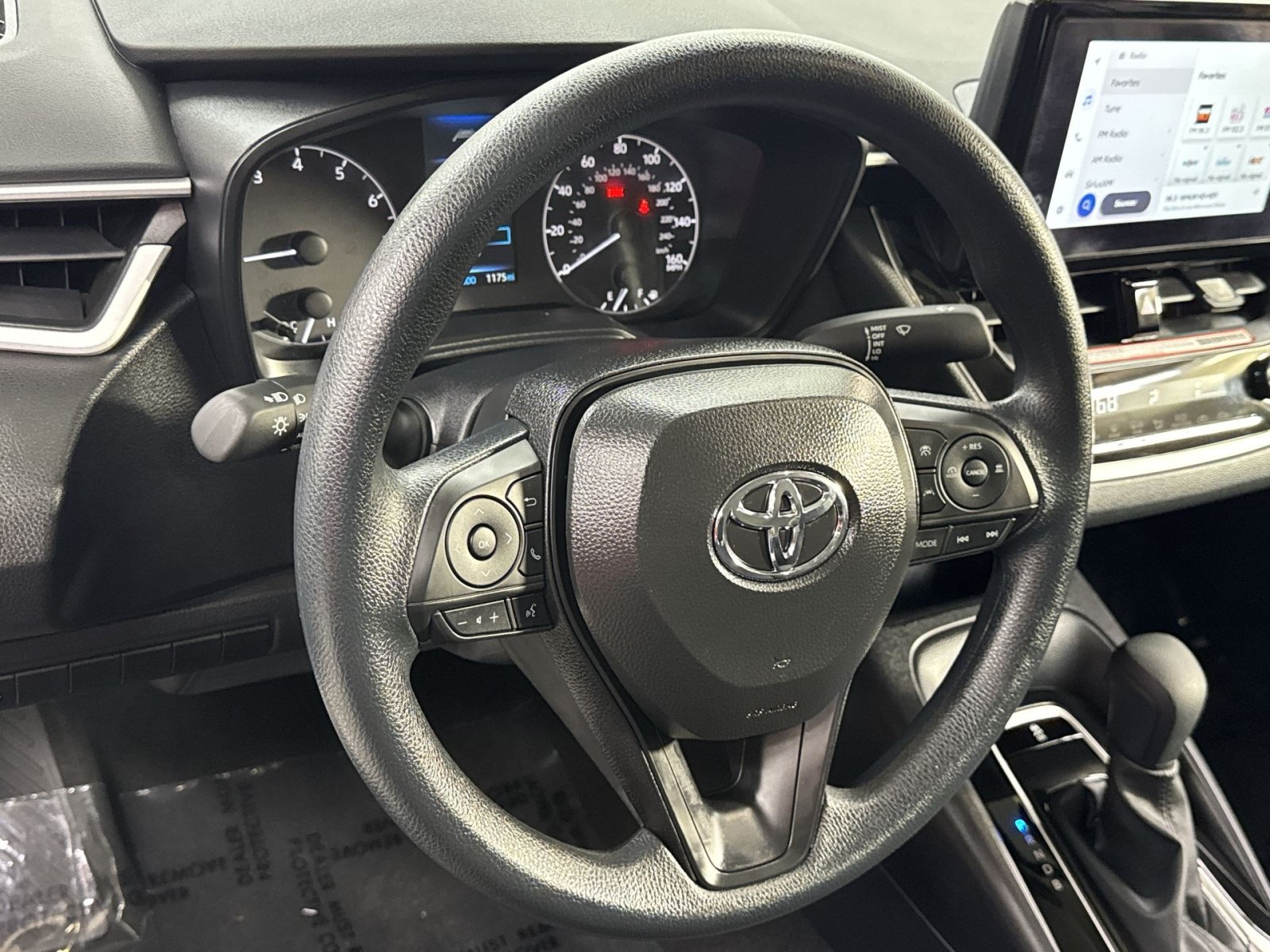 Used 2025 Toyota Corolla LE w/ Convenience Package FWD image 28