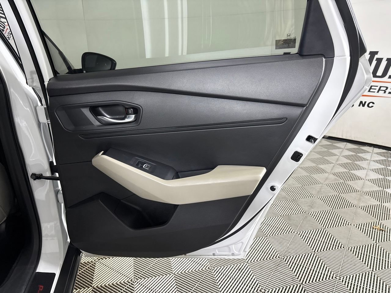 Used 2025 Honda Accord SE image 28