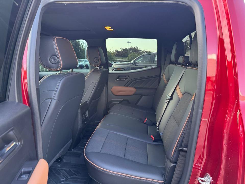 Certified 2024 GMC Canyon AT4 w/ Technology Package AWD/4WD image 34