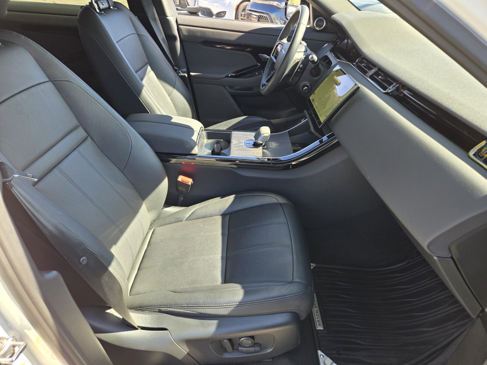 Used 2024 Land Rover Range Rover Evoque Dynamic SE AWD/4WD image 15