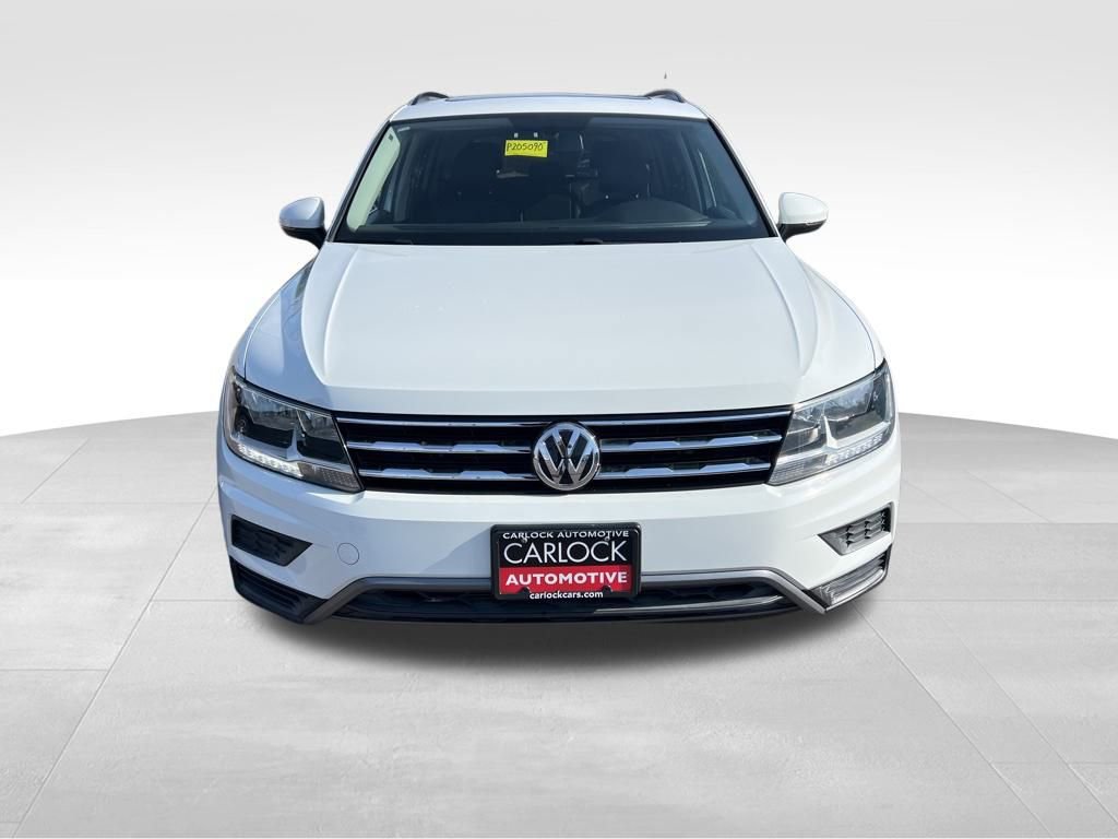 Used 2018 Volkswagen Tiguan SE w/ Panoramic Sunroof Package image 3