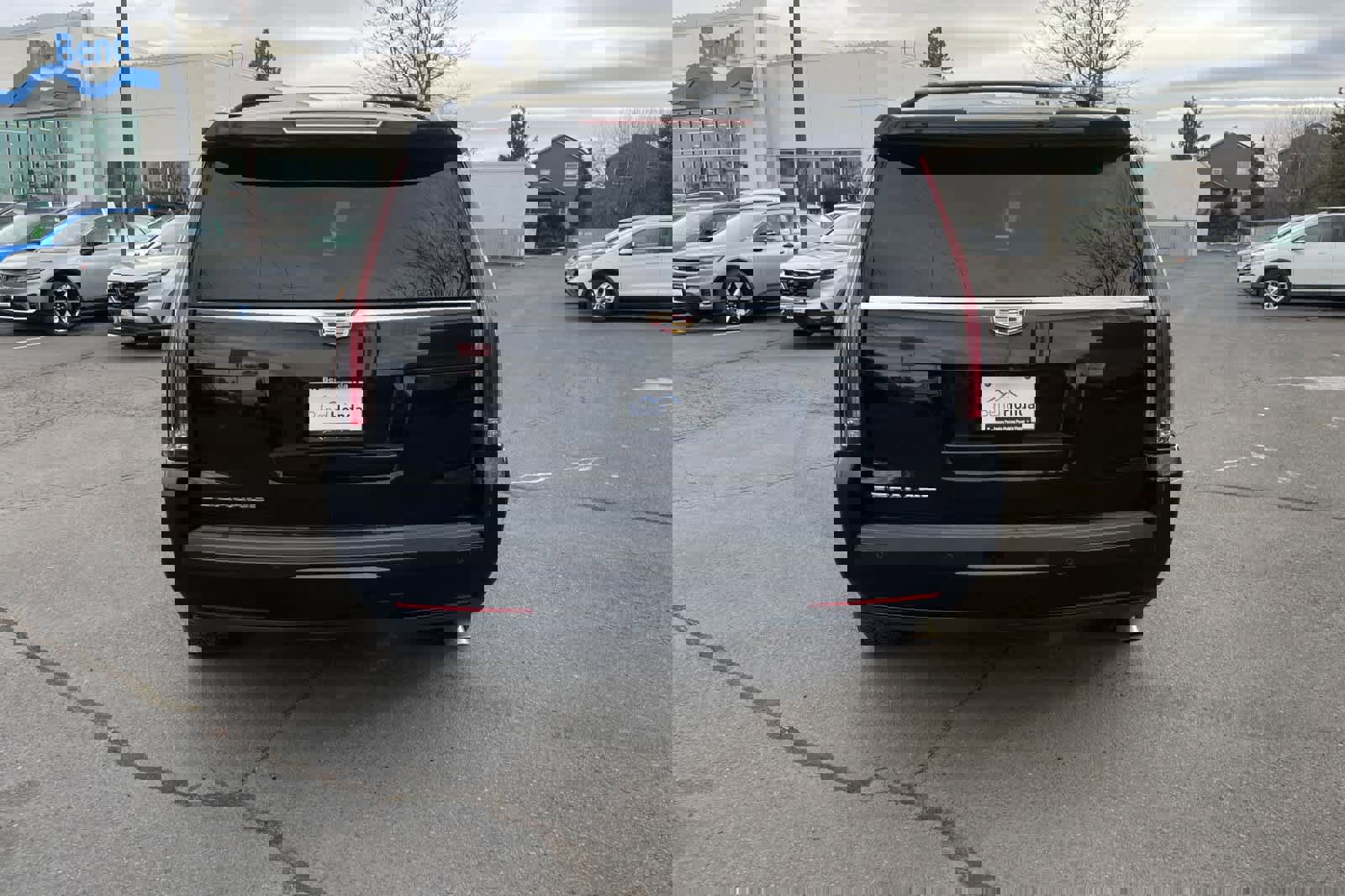 Used 2017 Cadillac Escalade Luxury image 7