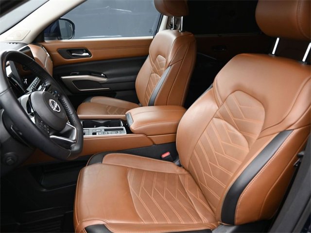 Used 2023 Nissan Pathfinder Platinum image 33