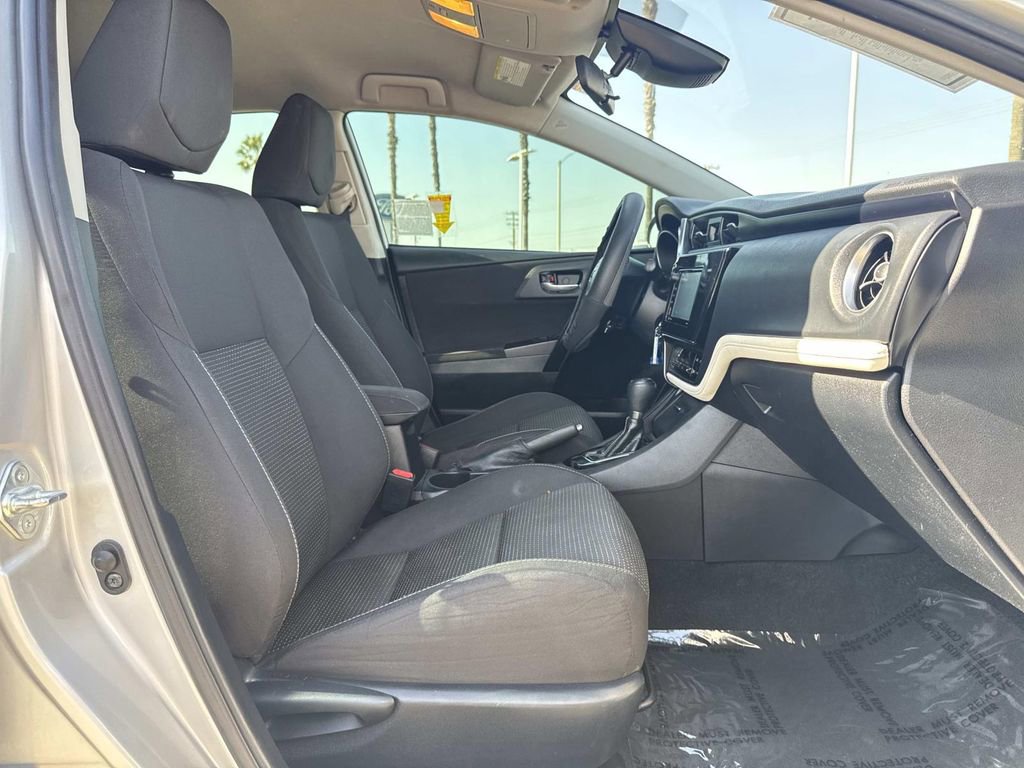 Used 2018 Toyota Corolla iM image 27