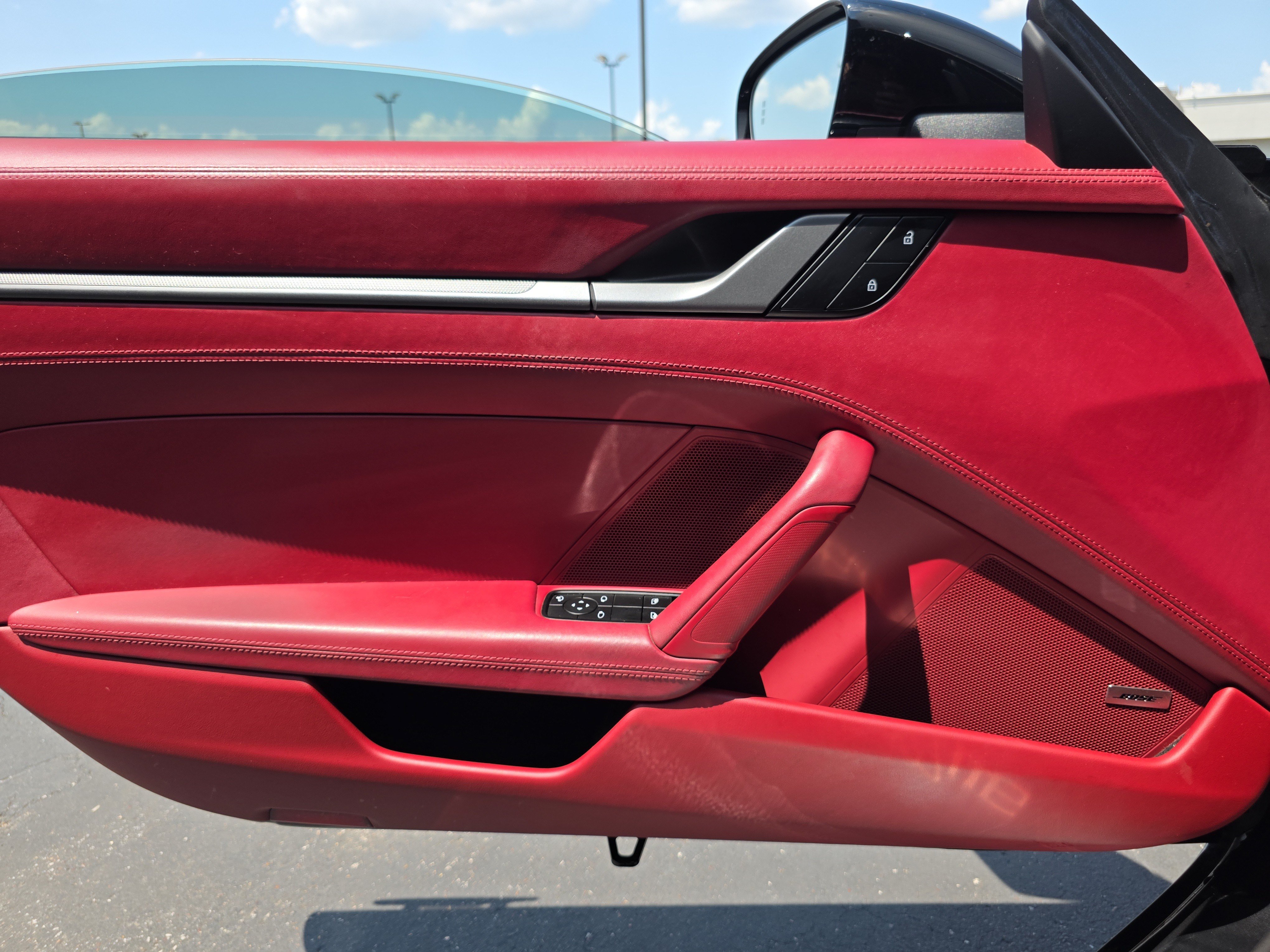 Certified 2024 Porsche 911 Targa 4 AWD/4WD image 16