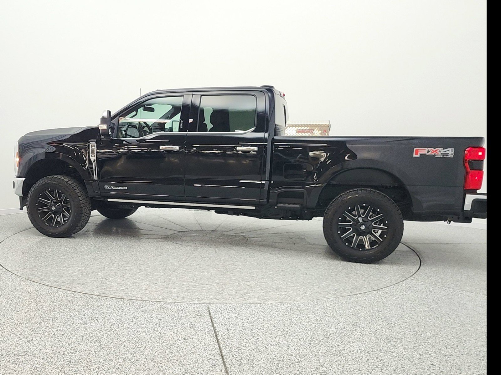 Used 2023 Ford F250 Lariat w/ Lariat Ultimate Package AWD/4WD image 8