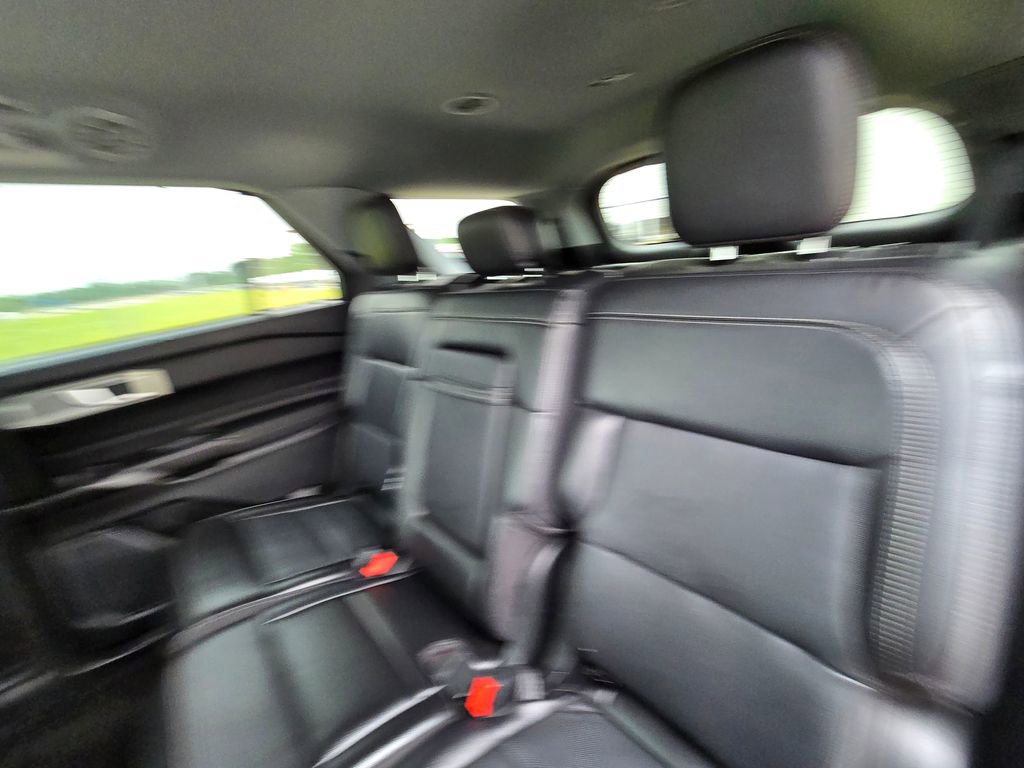 Used 2023 Ford Explorer Limited image 16