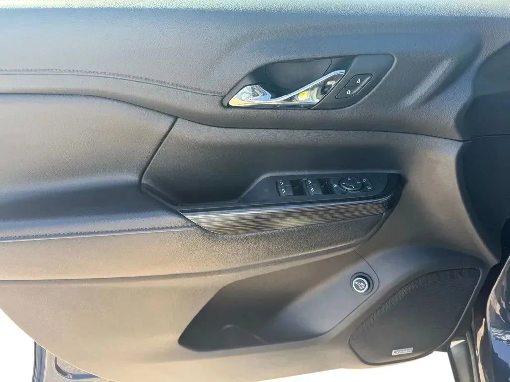 Used 2019 GMC Acadia SLE w/ Driver Alert Package I image 11