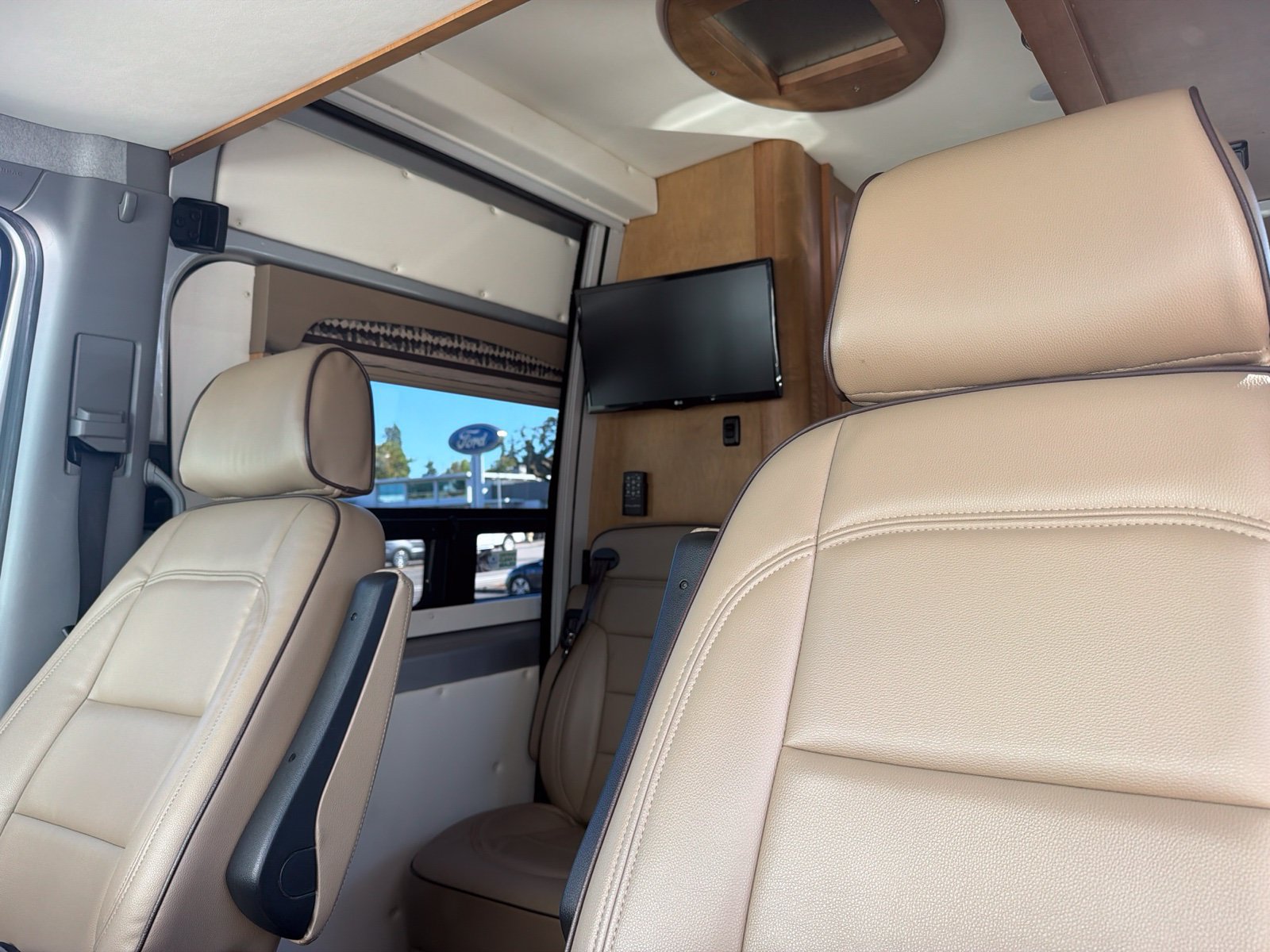 Used 2016 Mercedes-Benz Sprinter 3500 image 8