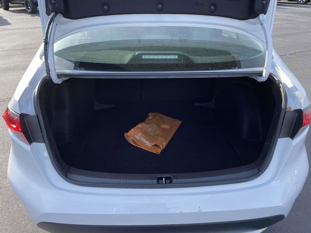 Used 2022 Toyota Corolla LE image 12