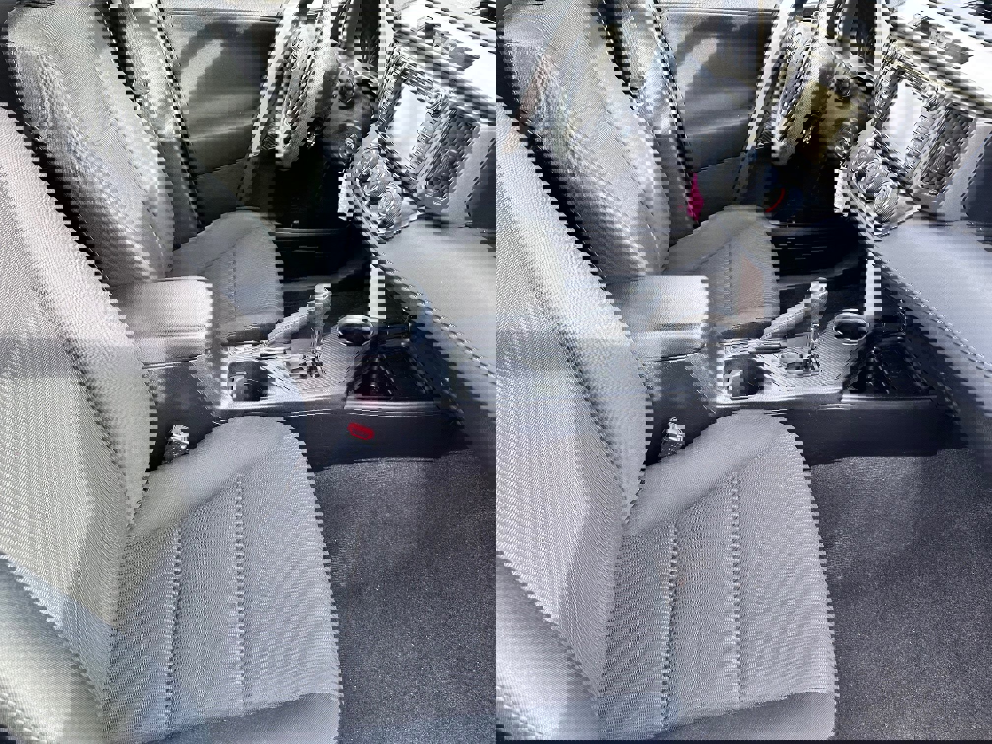 Used 2015 Toyota RAV4 LE image 10