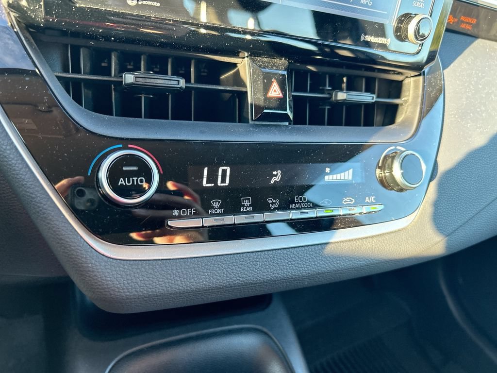 Used 2022 Toyota Corolla LE FWD image 23