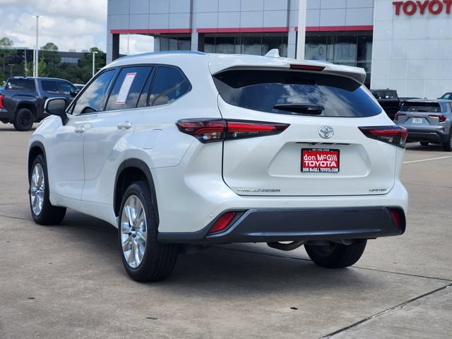 Certified 2025 Toyota Highlander Limited FWD image 5