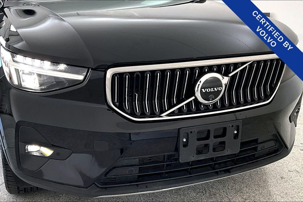Certified 2025 Volvo XC40 B5 Plus image 38
