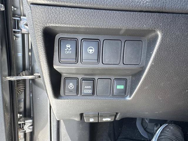 Used 2019 Nissan Rogue Sport SV w/ Technology Package AWD/4WD image 32