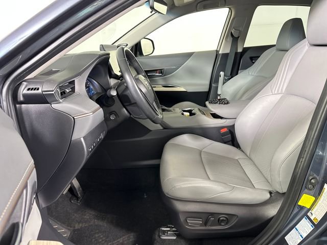 Used 2022 Toyota Venza Limited image 11