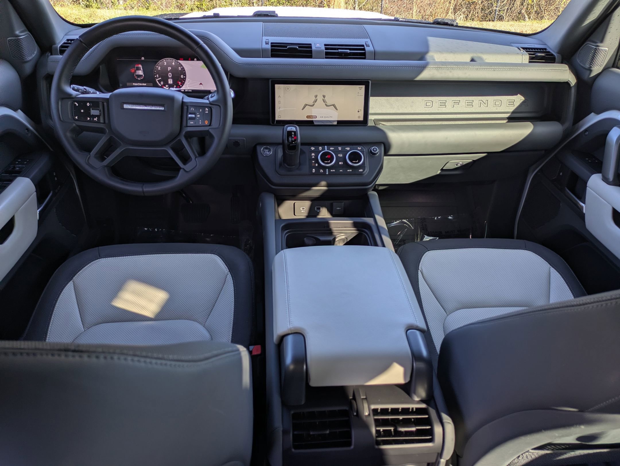 Certified 2023 Land Rover Defender 110 X-Dynamic SE image 25