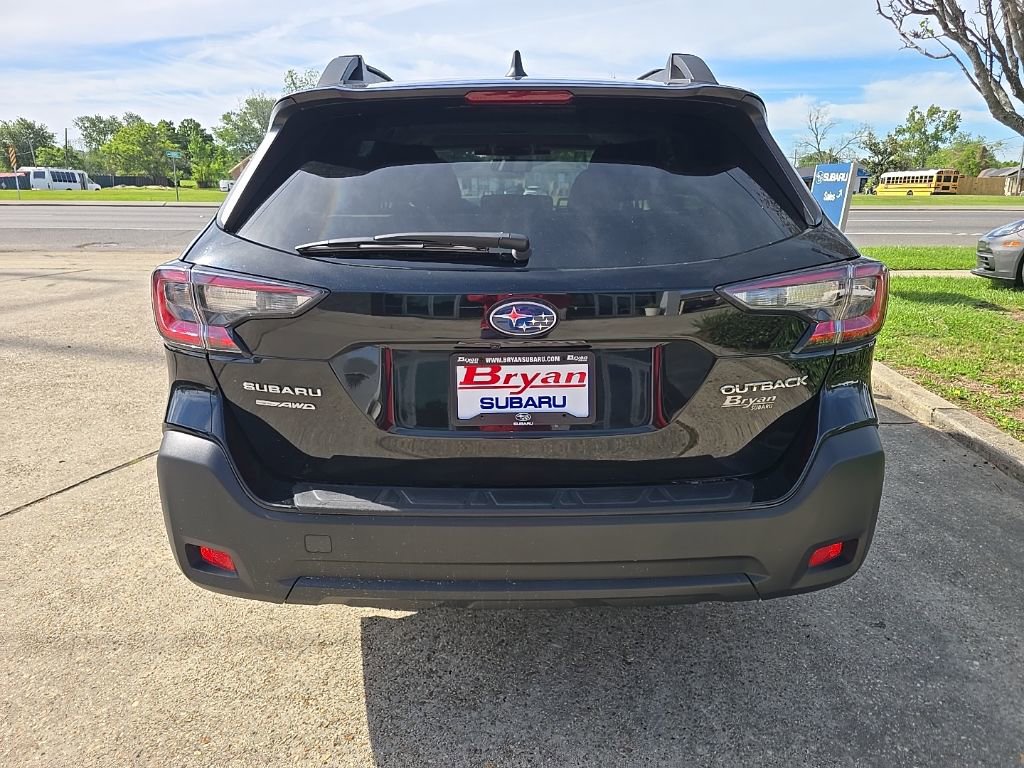 Used 2023 Subaru Outback Premium image 6
