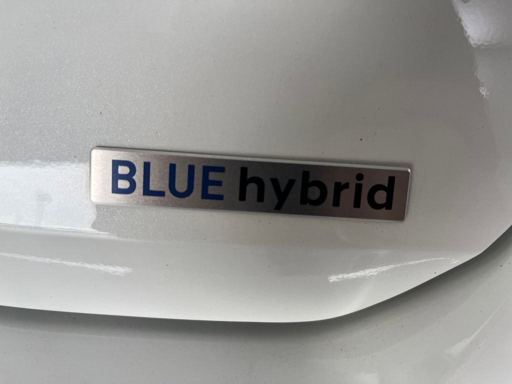 Used 2025 Hyundai Elantra Blue FWD image 44