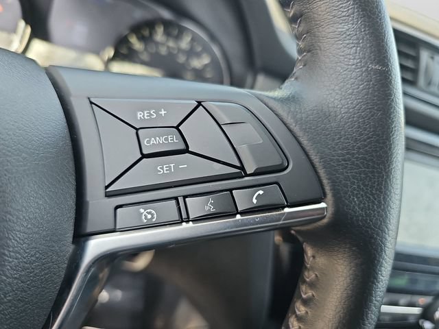Used 2020 Nissan Rogue SV FWD image 15