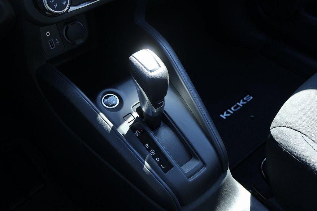 New 2025 Nissan Kicks Play S image 13