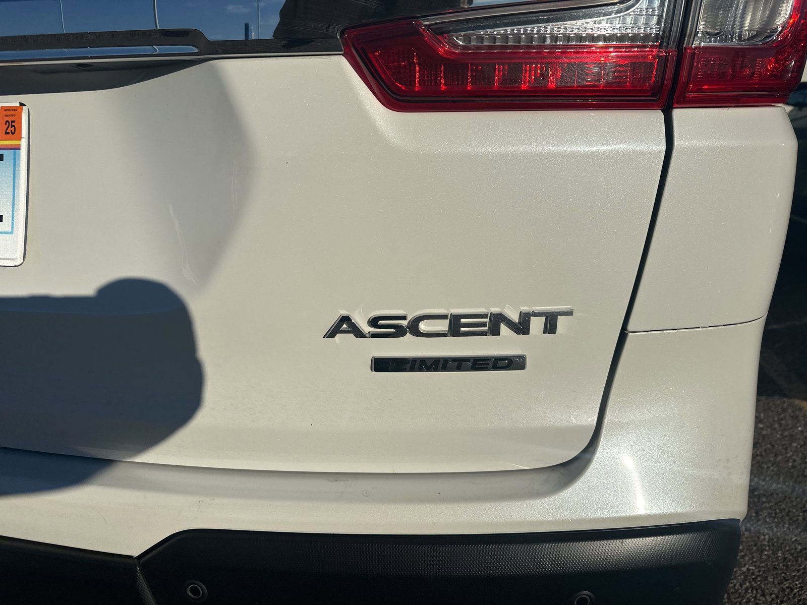 Used 2024 Subaru Ascent Limited w/ Technology Package image 3