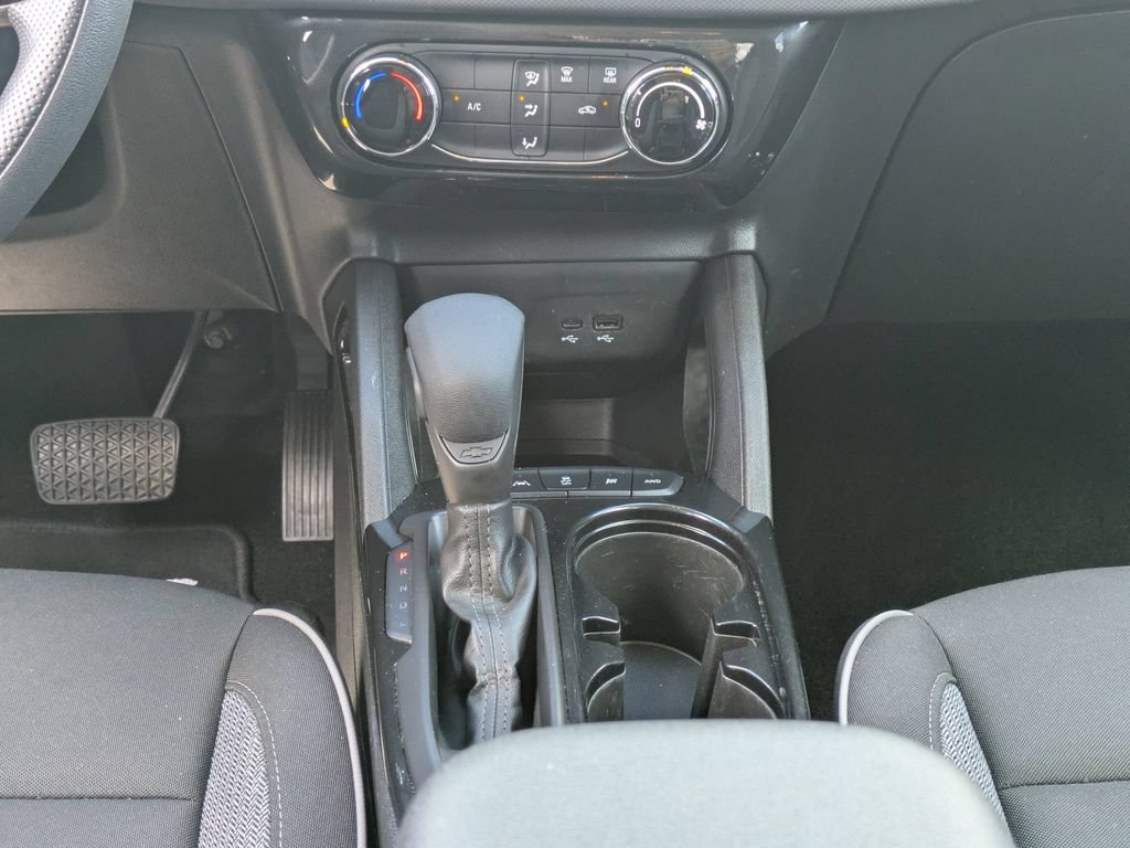 Used 2025 Chevrolet TrailBlazer LT AWD/4WD image 18