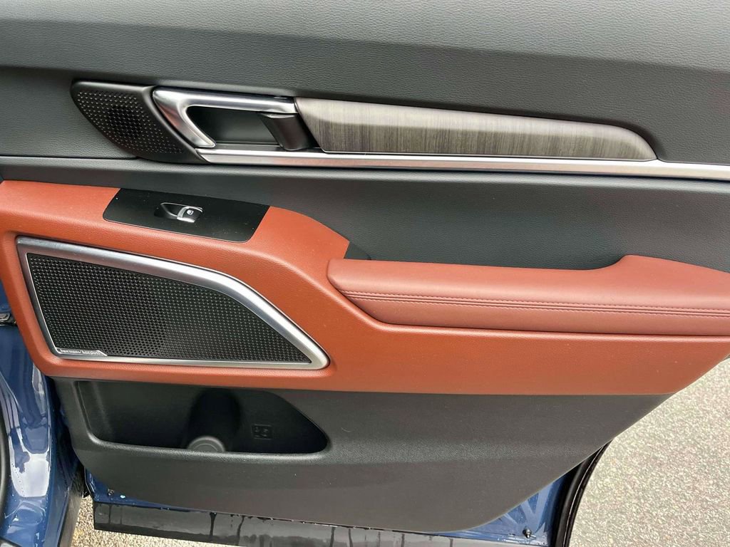 Used 2024 Kia Telluride SX image 9