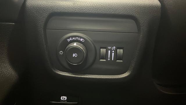Used 2024 Jeep Grand Cherokee L Limited w/ Luxury Tech Group II AWD/4WD image 33