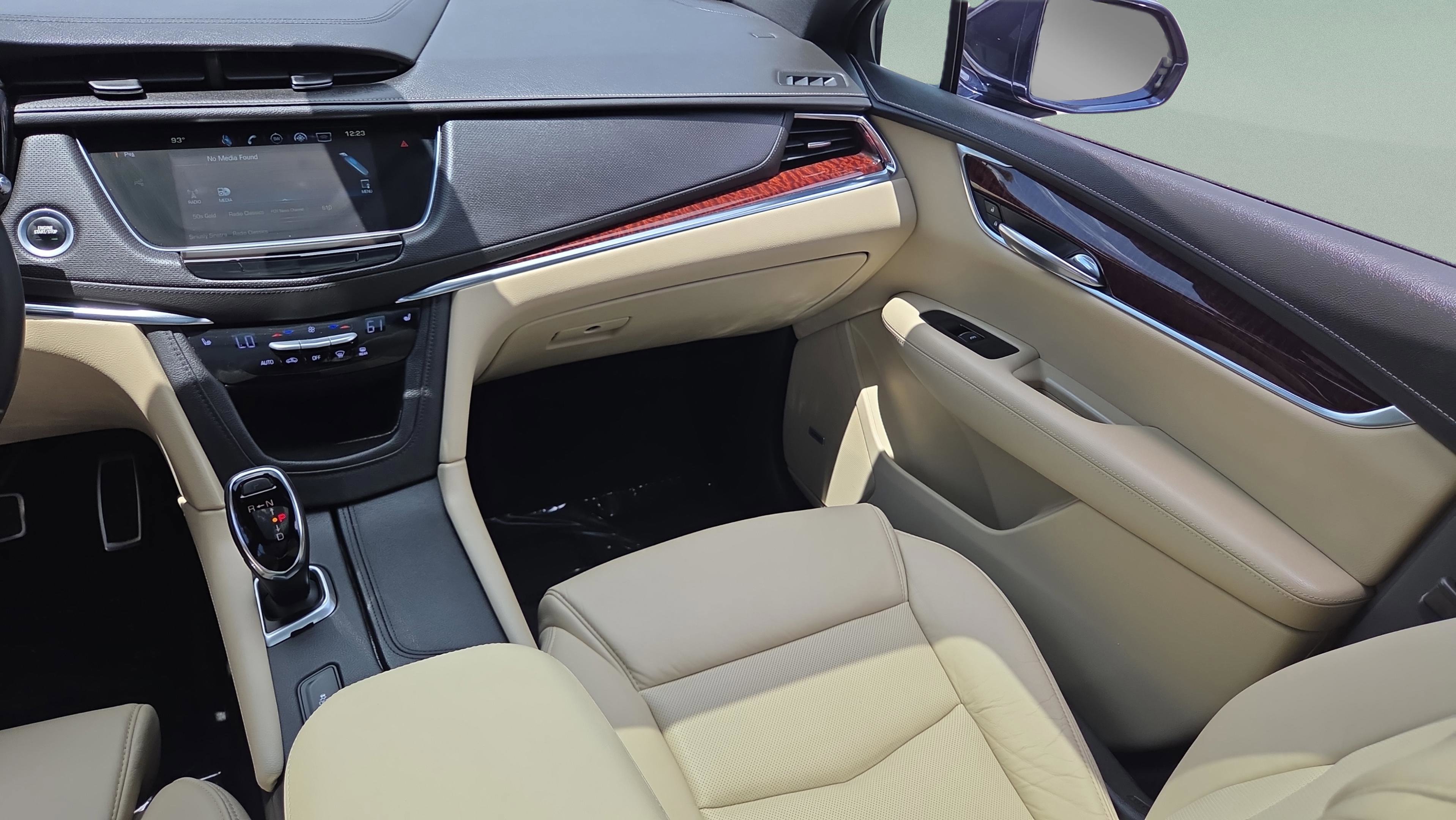 Used 2017 Cadillac XT5 Luxury FWD image 14