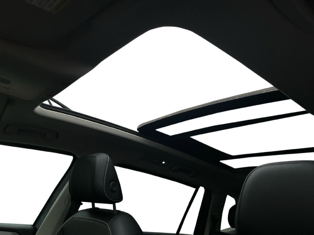Used 2024 Volkswagen Tiguan SE w/ Panoramic Sunroof Package AWD/4WD image 22