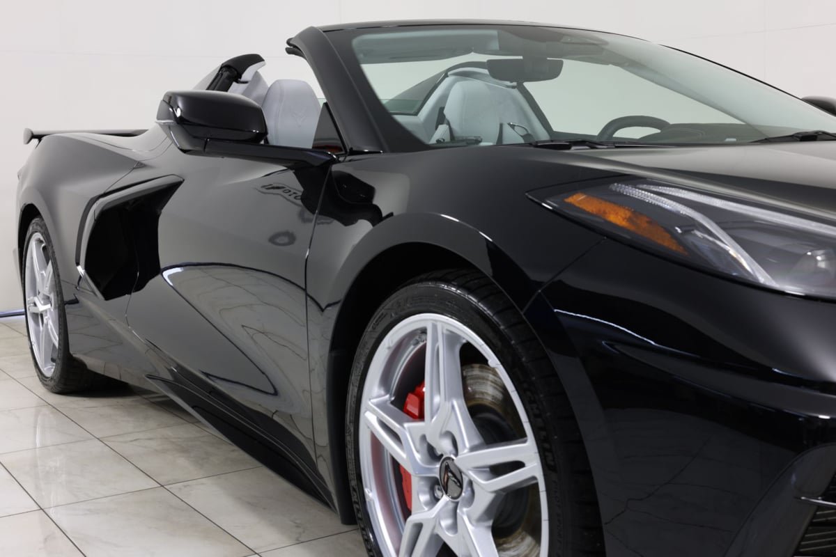 Used 2025 Chevrolet Corvette Stingray Premium Conv w/ Z51 Performance Package RWD image 41