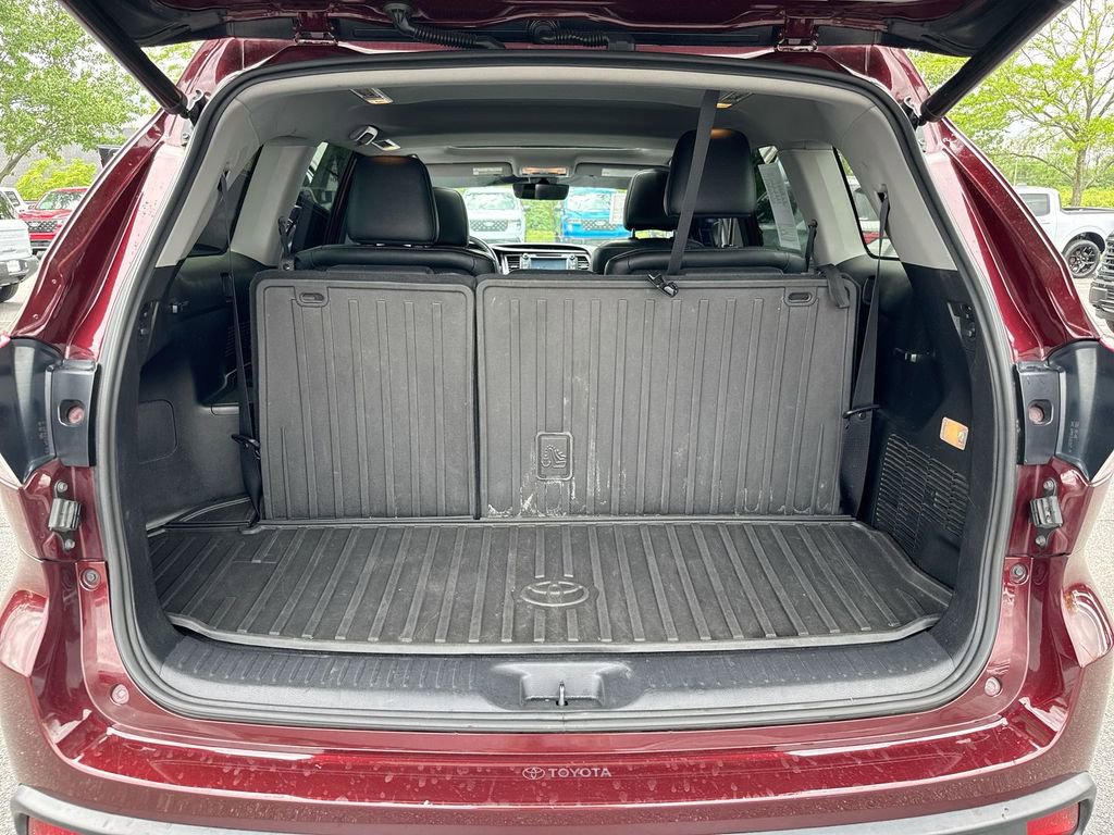 Used 2019 Toyota Highlander XLE AWD/4WD image 26