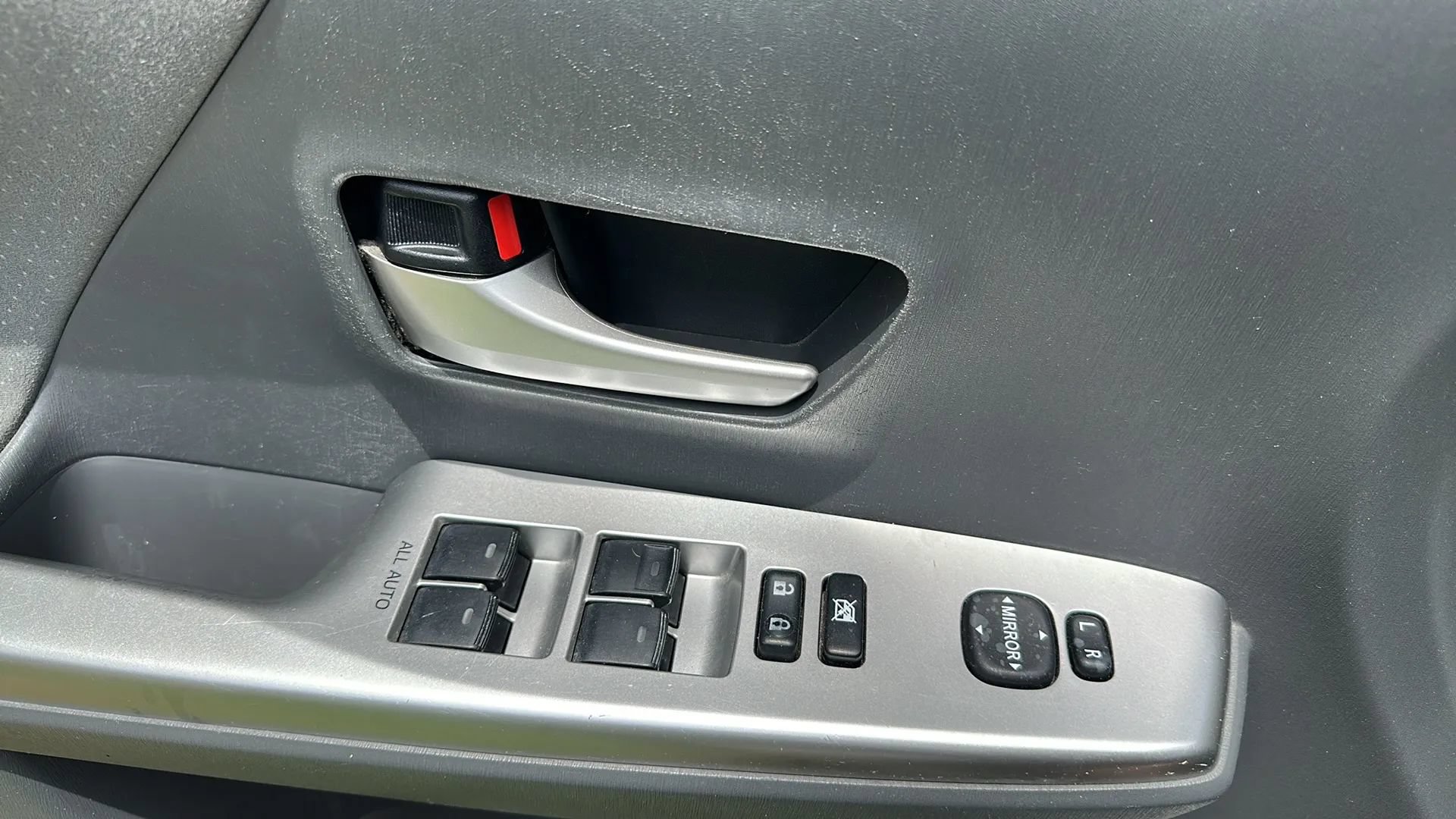 Used 2012 Toyota Prius V Two FWD image 41